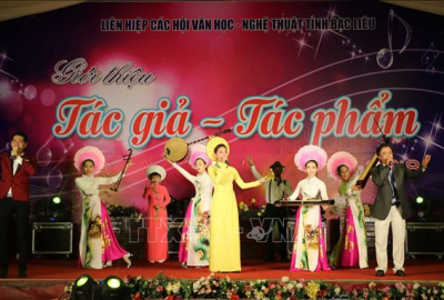 SÁNG TÁC NGHỆ THUẬT, GIẢI TRÍ